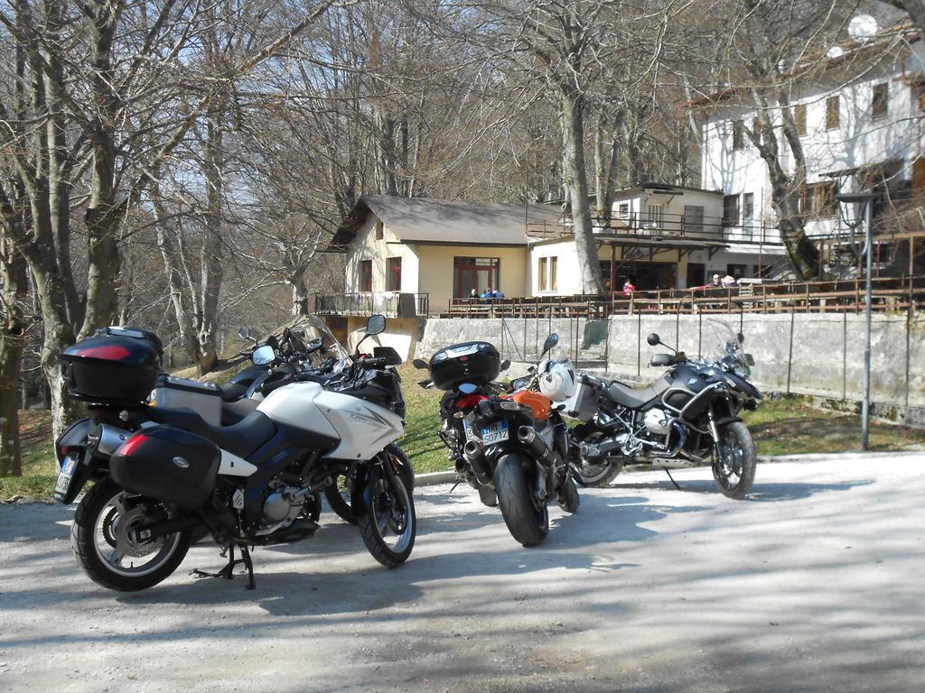 Albergo Ristorante Montecucco Da Tobia Sigillo Εξωτερικό φωτογραφία